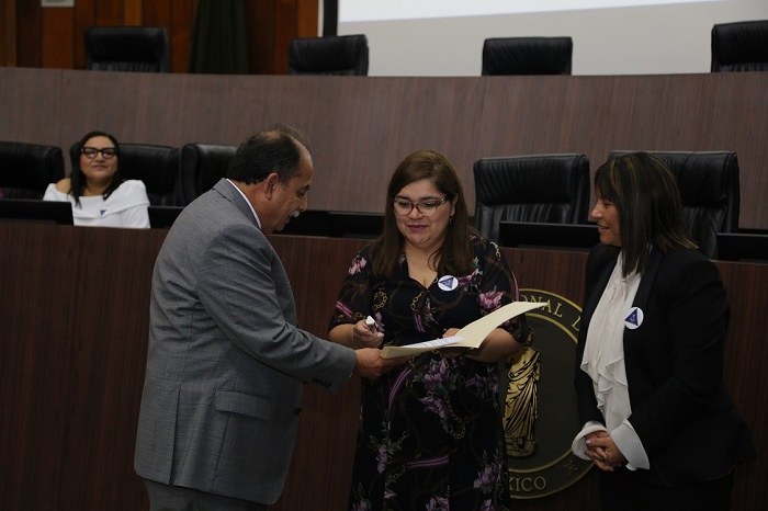 Directora Lecsy Macedo Calvillo con el Dr Francisco Javier Cedillo Diaz y Dra. Sandra Muñoz